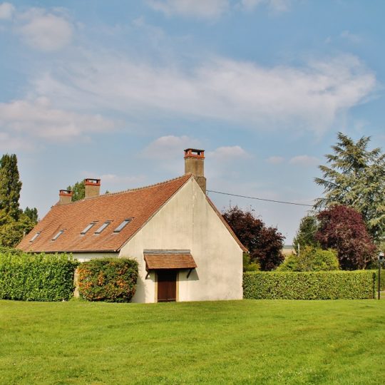 saint-hilaire-de-gondilly_267695